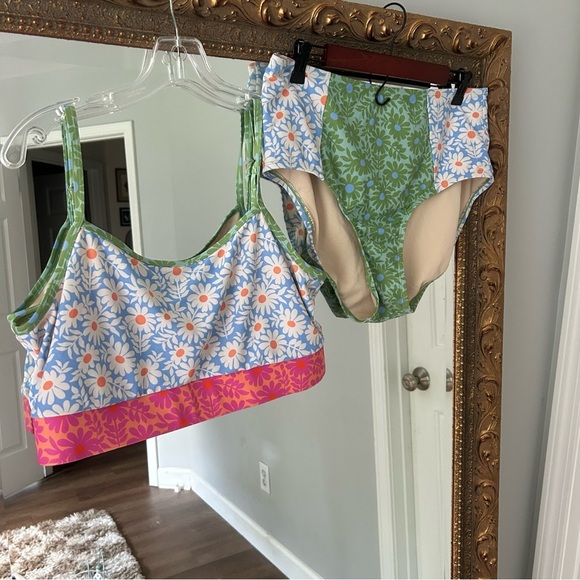 LIME RICKI SWIMWEAR Bralette and high waisted bottoms In Daisy Patch - Picture 3 of 7